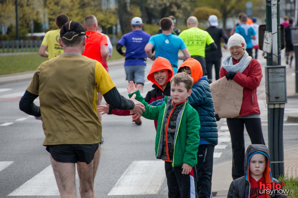 ORLEN WARSAW MARATHON. Gorrrący doping na Ursynowie! FOTO