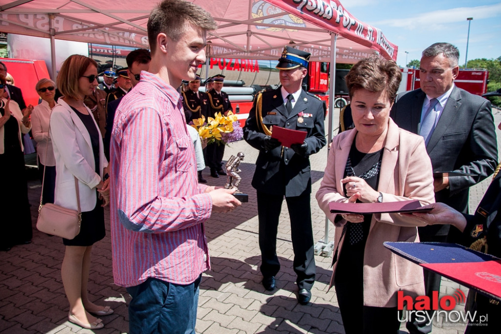 Dzień Strażaka na Ursynowie. Bohaterscy mundurowi i cywile. FOTO