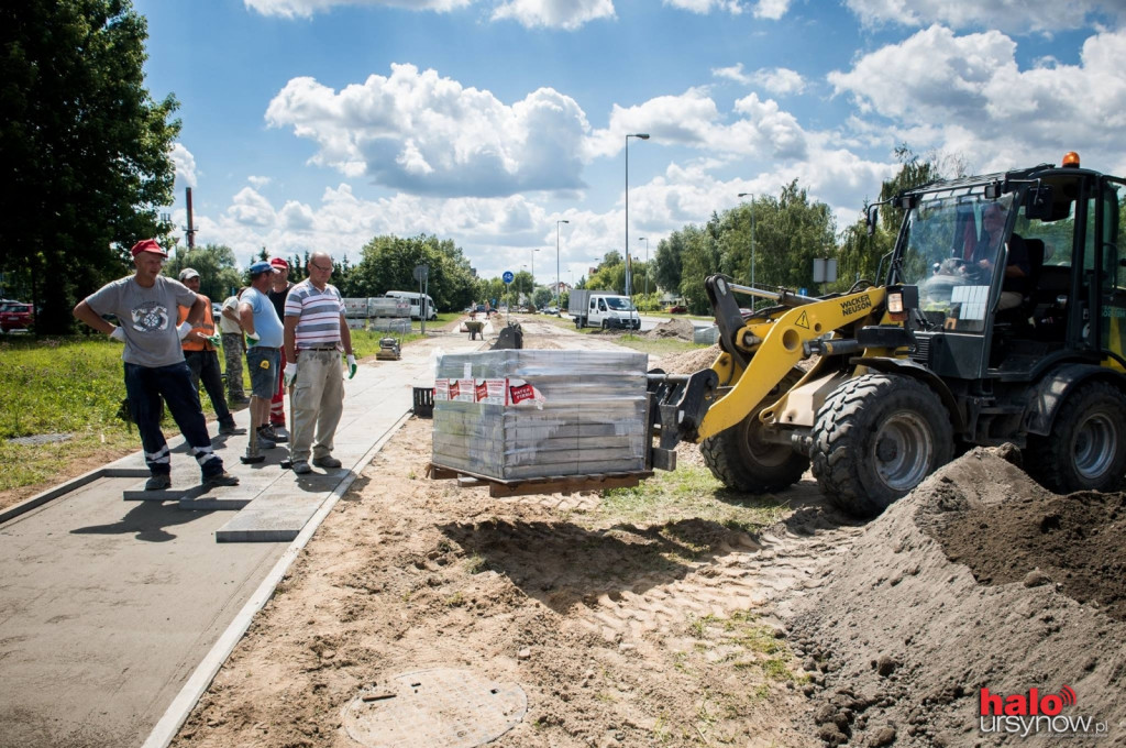 Ścieżka powstaje przy Roentgena