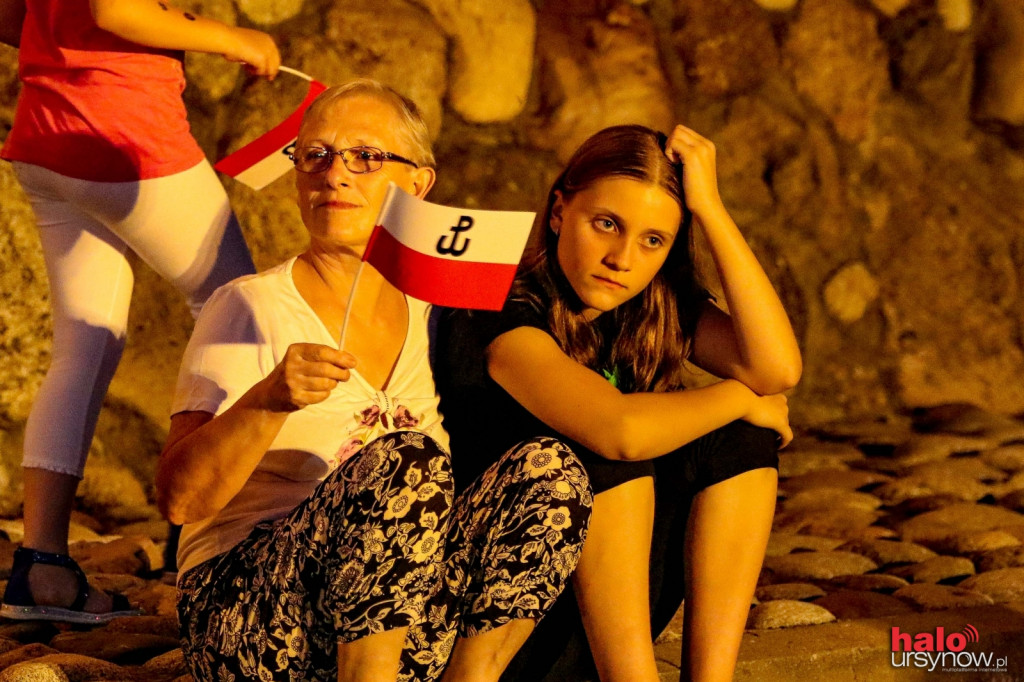 Powstańcze piosenki przy fontannie FOTO