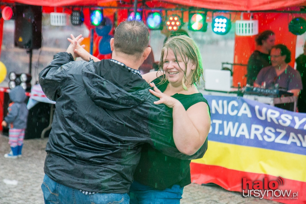 Deszczowa piosenka, czyli potańcówka w ulewie! FOTO