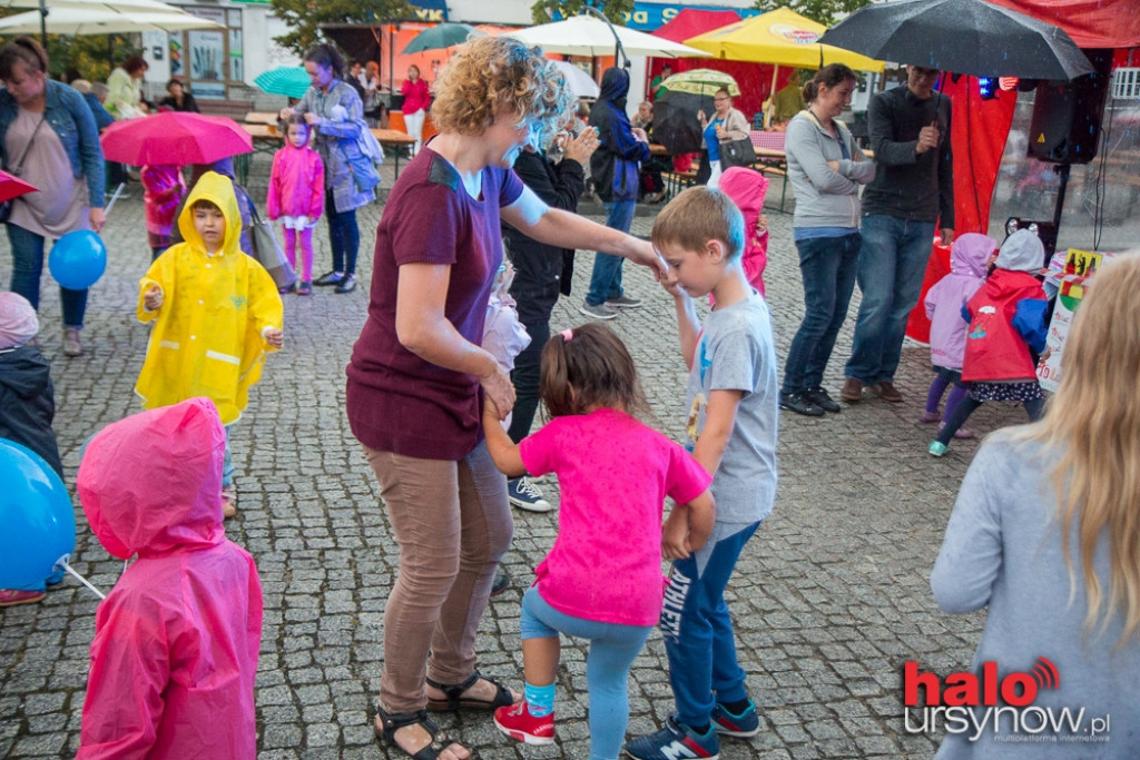 Deszczowa piosenka, czyli potańcówka w ulewie! FOTO