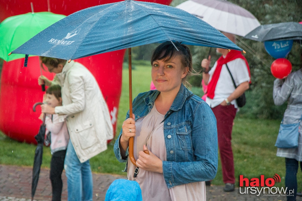 Deszczowa piosenka, czyli potańcówka w ulewie! FOTO