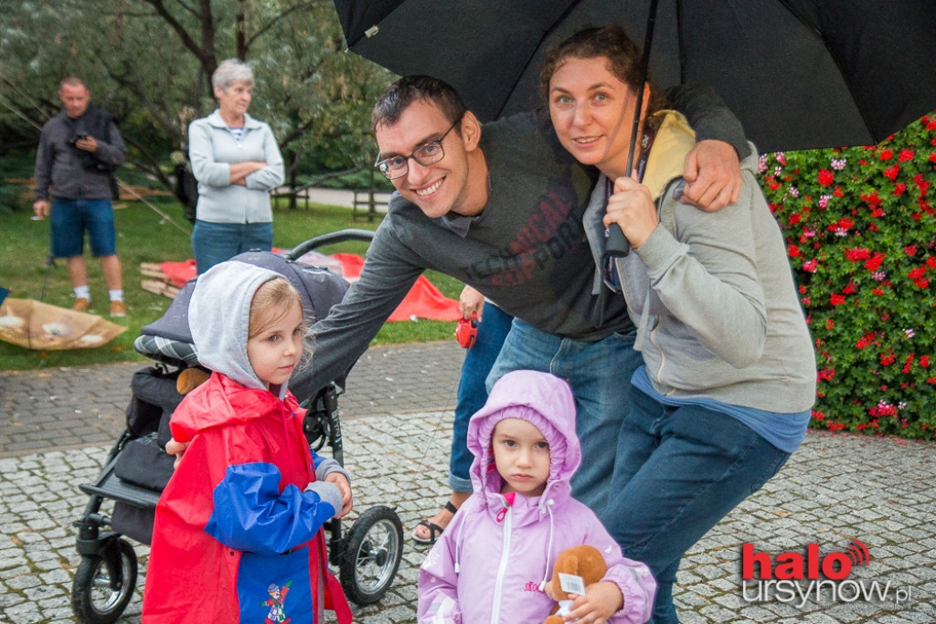 Deszczowa piosenka, czyli potańcówka w ulewie! FOTO