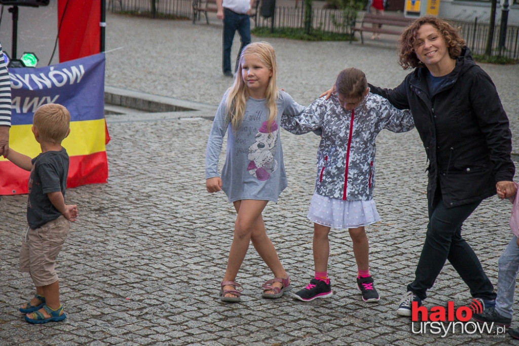 Deszczowa piosenka, czyli potańcówka w ulewie! FOTO