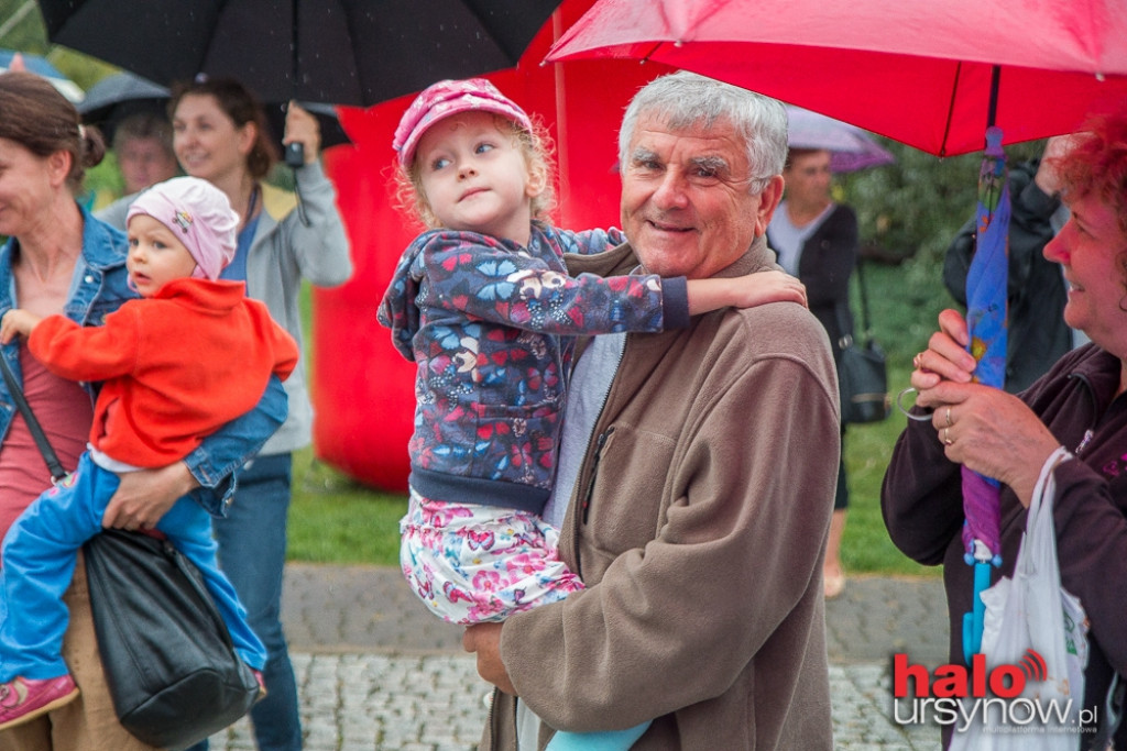 Deszczowa piosenka, czyli potańcówka w ulewie! FOTO