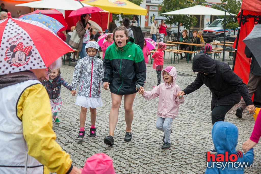Deszczowa piosenka, czyli potańcówka w ulewie! FOTO