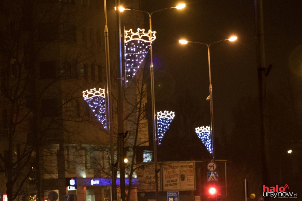 Świąteczna iluminacja w al. KEN odpalona! FOTO