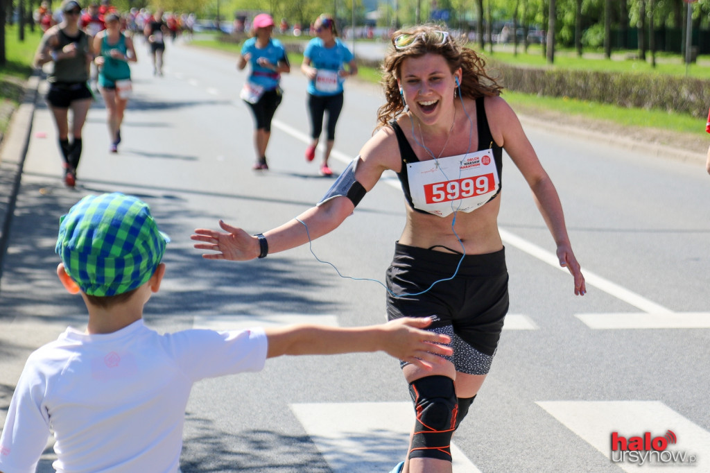 Gorący doping na trasie Orlen Warsaw Marathon! FOTO