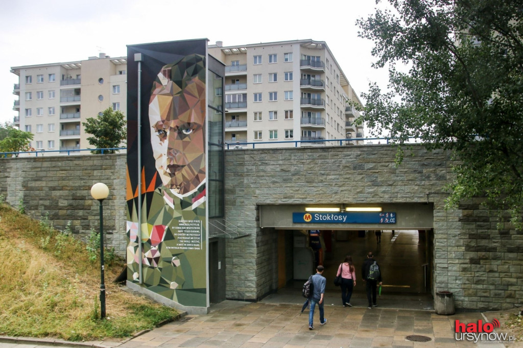 Murale przy stacjach metra już cieszą oko FOTO
