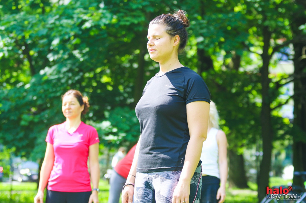 Joga na trawie