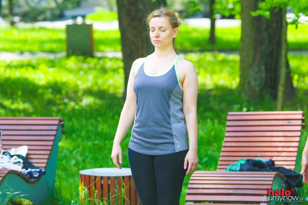 Joga na trawie