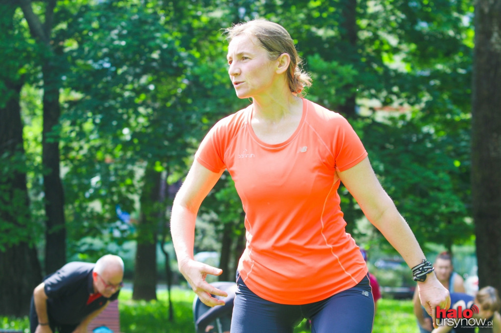 Joga na trawie