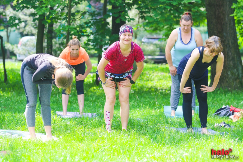 Joga na trawie