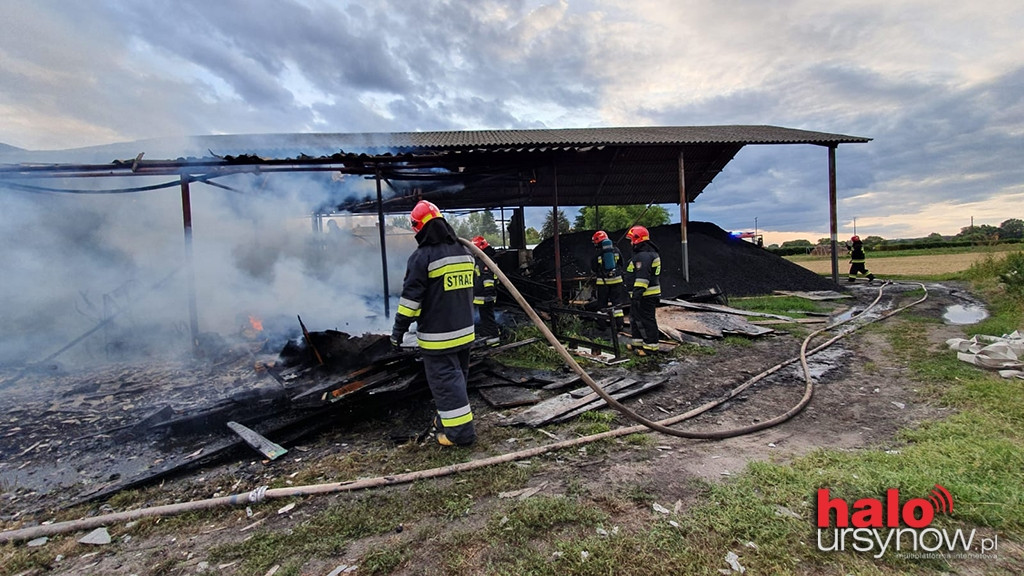 Pożar składu budowlanego na Krasnowolskiej FOTO