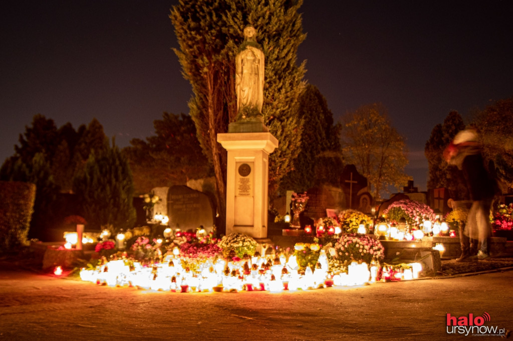 Stary cmentarz służewski. Najpiękniejszy jest wieczorem