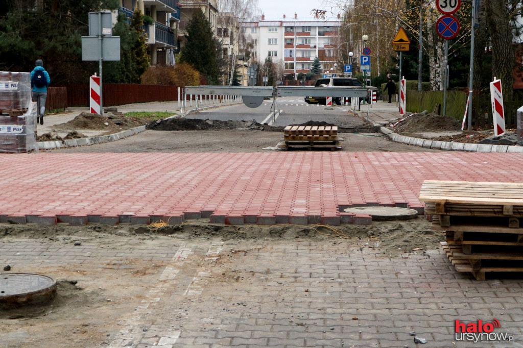 Wyjaśniła się tajemnica wysokich krawężników na ul. Mielczarskiego. Po co je zrobiono?