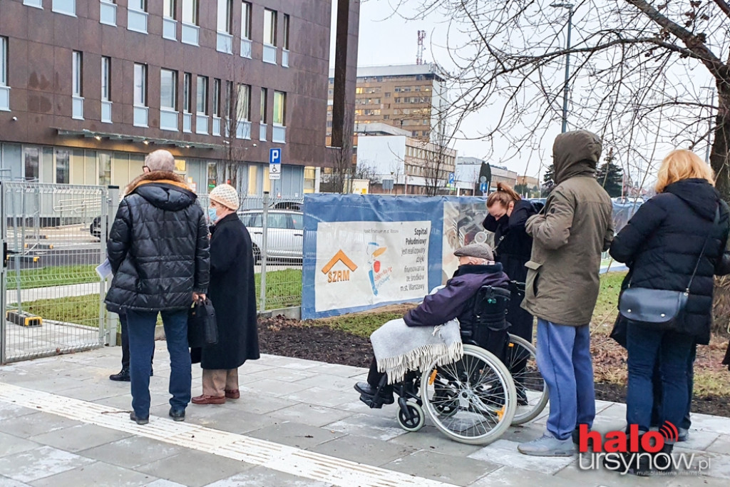 Ruszyły szczepienia. Pierwsi pacjenci z Szpitalu Południowym