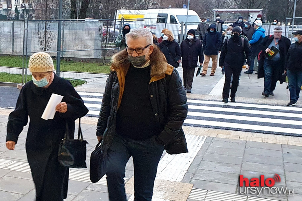Ruszyły szczepienia. Pierwsi pacjenci z Szpitalu Południowym