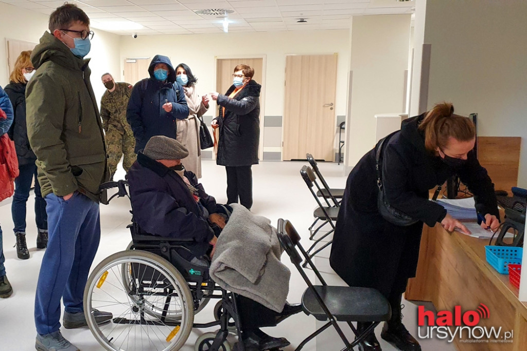 Ruszyły szczepienia. Pierwsi pacjenci z Szpitalu Południowym