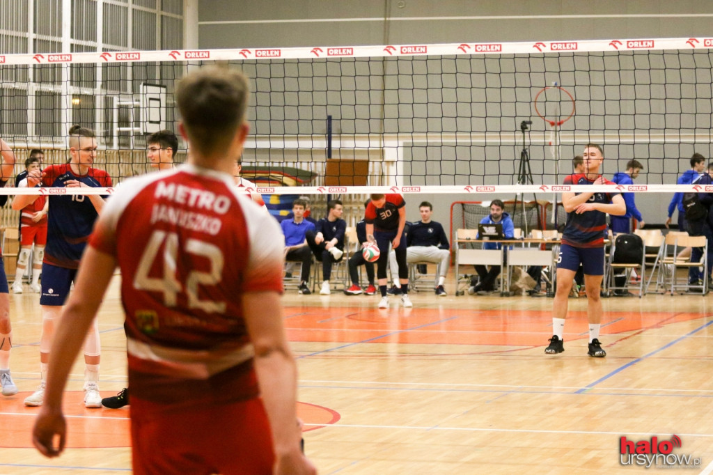 Finał Mistrzostw Mazowsza Juniorów. Siatkarze KS Metro pokonują siatkarzy KS Metro