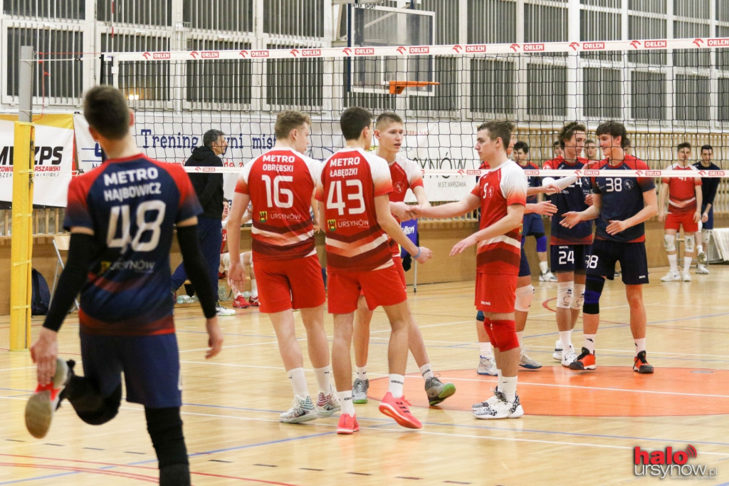 Finał Mistrzostw Mazowsza Juniorów. Siatkarze KS Metro pokonują siatkarzy KS Metro