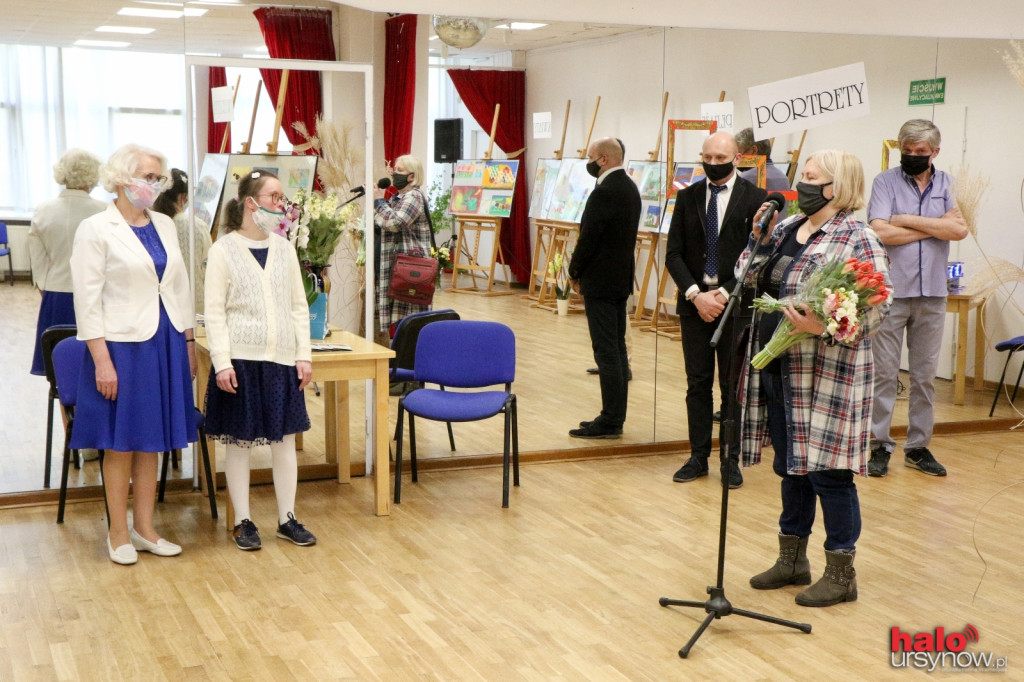 Sztuka jest dla każdego. Udowadnia to Monika i wystawa jej 100 prac w Domu Sztuki na Ursynowie
