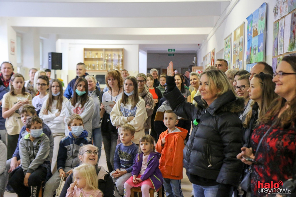 Zimno i deszcze niestraszne mieszkańcom Zielonego Ursynowa! Hucznie uczcili święto swojego domu