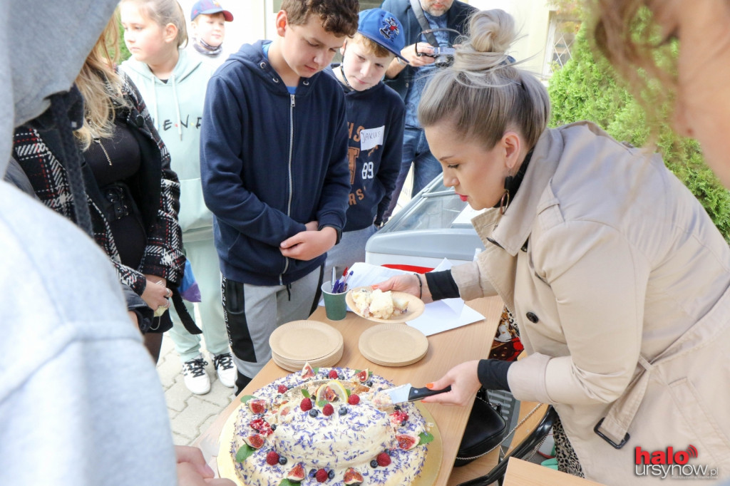 Zimno i deszcze niestraszne mieszkańcom Zielonego Ursynowa! Hucznie uczcili święto swojego domu