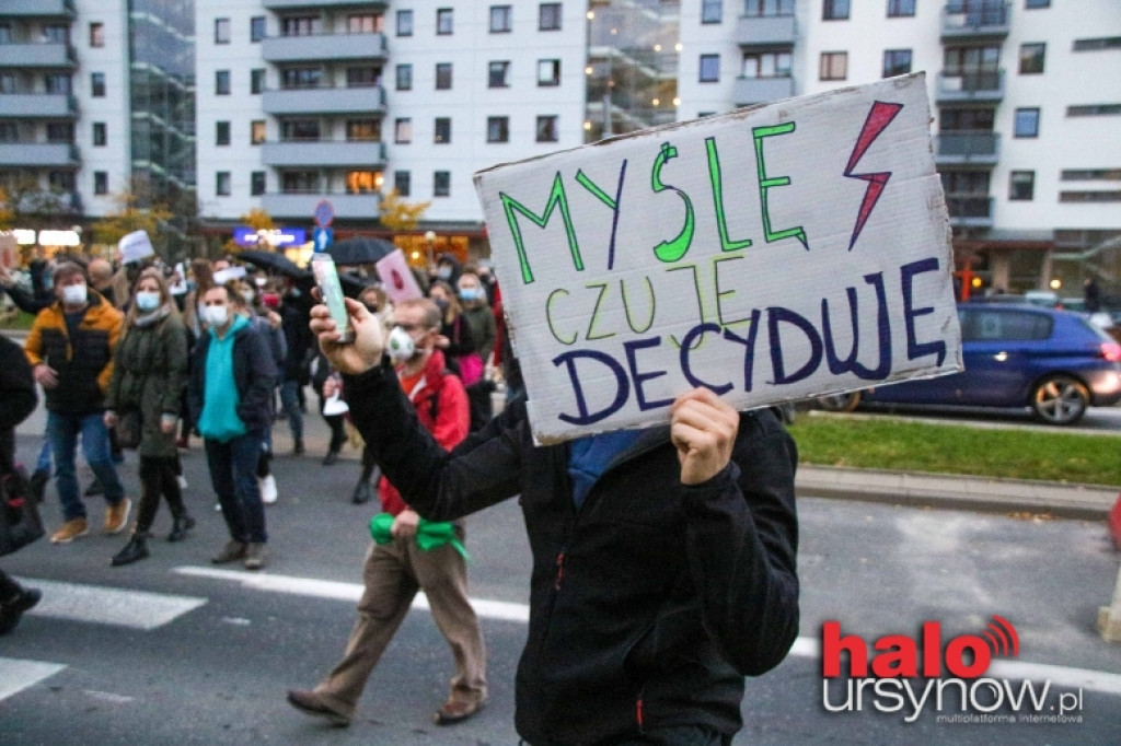 Rok temu ulicami Ursynowa przeszedł ?Strajk Kobiet?. Czy to coś zmieniło?