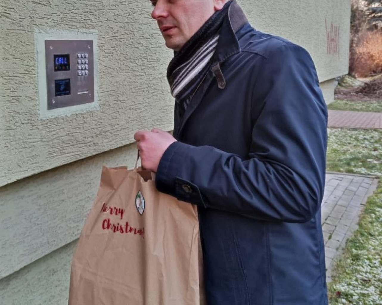 Paczki na wigilijny stół trafiły do potrzebujących z Ursynowa. Akcja stowarzyszenia i dzielnicy
