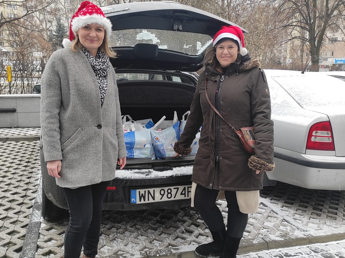 Paczki na wigilijny stół trafiły do potrzebujących z Ursynowa. Akcja stowarzyszenia i dzielnicy