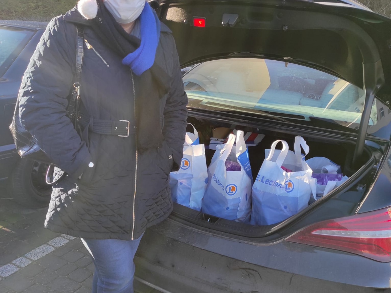 Paczki na wigilijny stół trafiły do potrzebujących z Ursynowa. Akcja stowarzyszenia i dzielnicy