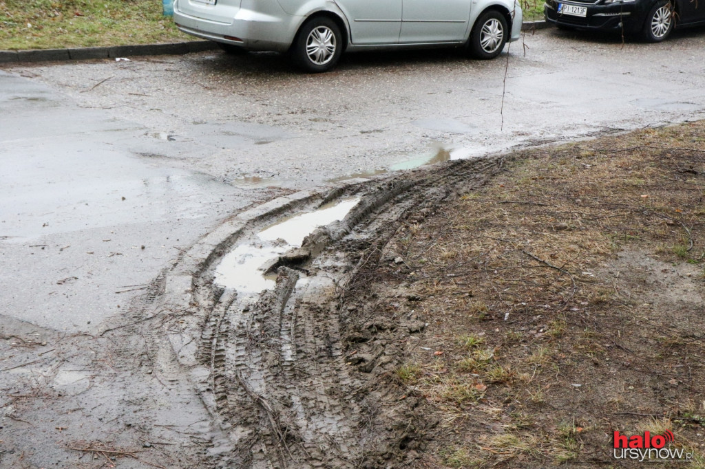 Masakra z parkowaniem przy Onkologii. Mieszkańcy mają dość. Spółdzielnia szykuje szlabany