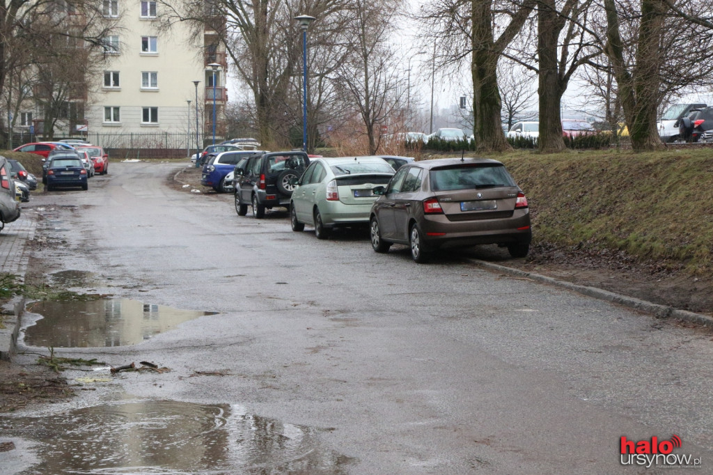 Masakra z parkowaniem przy Onkologii. Mieszkańcy mają dość. Spółdzielnia szykuje szlabany