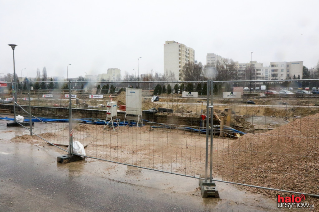 Masakra z parkowaniem przy Onkologii. Mieszkańcy mają dość. Spółdzielnia szykuje szlabany