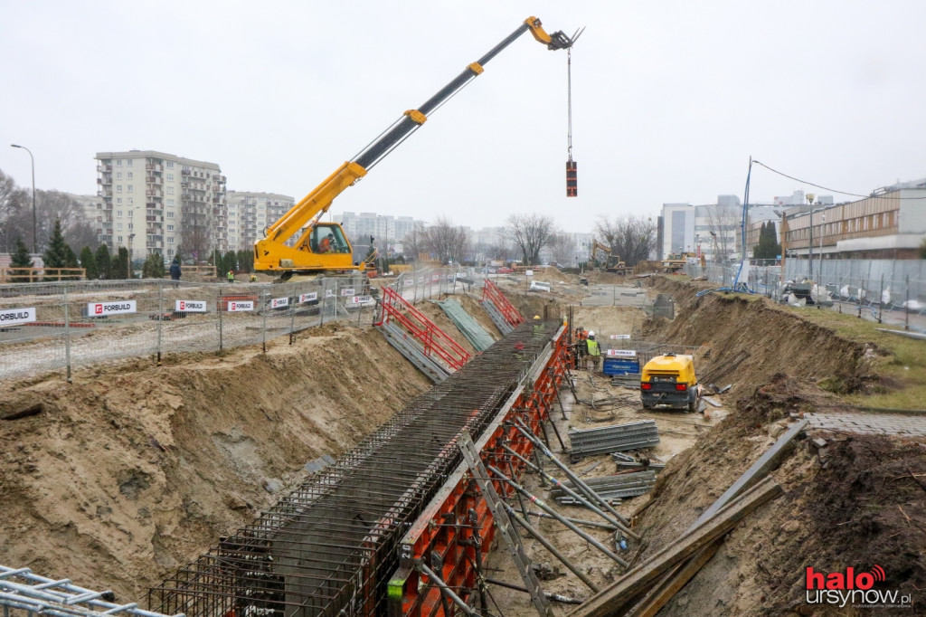 Masakra z parkowaniem przy Onkologii. Mieszkańcy mają dość. Spółdzielnia szykuje szlabany