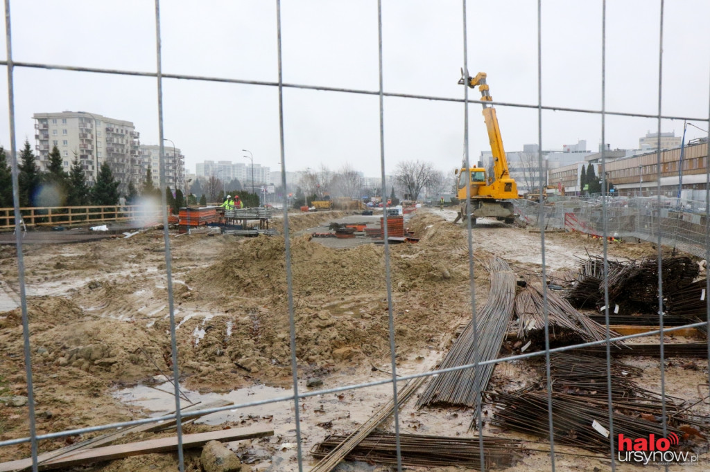 Masakra z parkowaniem przy Onkologii. Mieszkańcy mają dość. Spółdzielnia szykuje szlabany