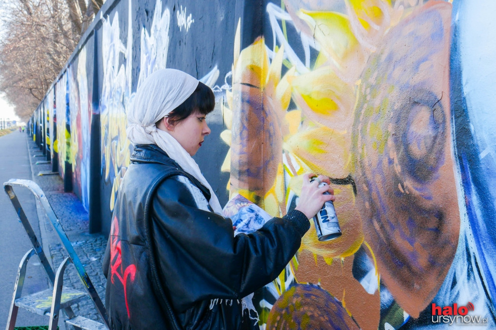 Niesamowite graffiti dla Ukrainy na murze Wyścigów