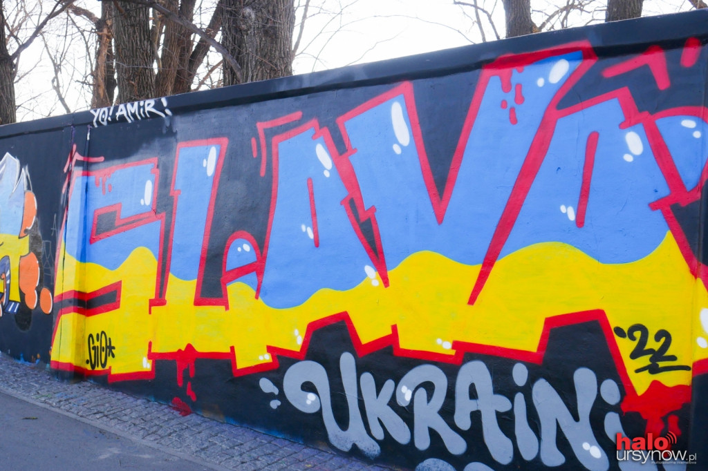 Niesamowite graffiti dla Ukrainy na murze Wyścigów