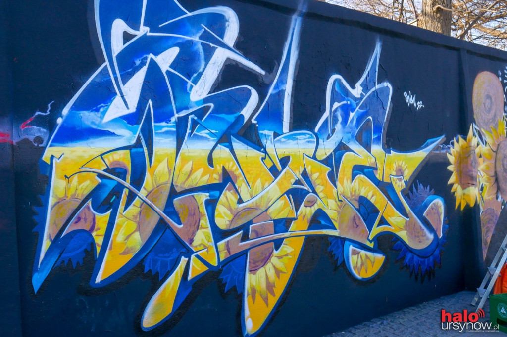 Niesamowite graffiti dla Ukrainy na murze Wyścigów