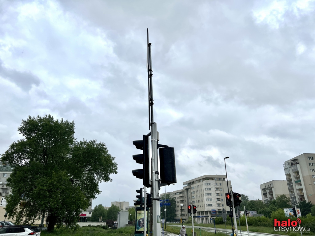 ?Mocniej zawieje i to poleci?. Niebezpieczne znaki na skrzyżowaniu KEN i Bartóka