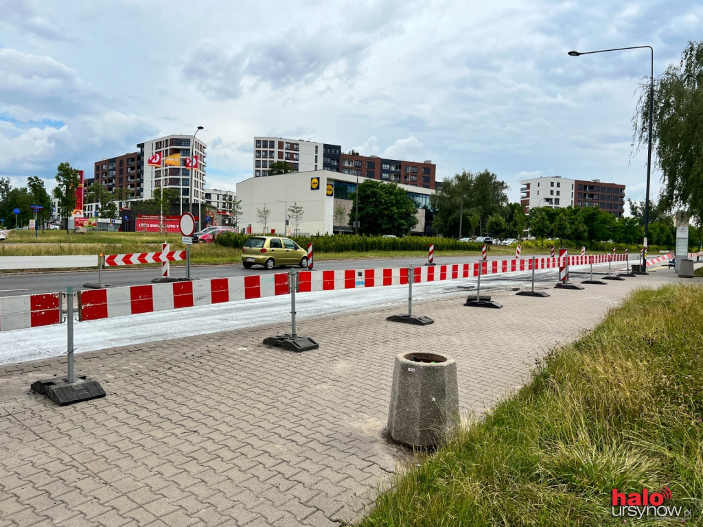 Szybkie frezowanie w Dolince. Piesi i pasażerowie zdezorientowani FOTO