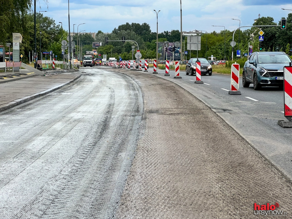 Szybkie frezowanie w Dolince. Piesi i pasażerowie zdezorientowani FOTO