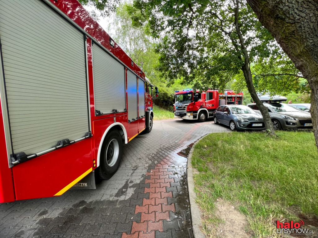 Pożar w bloku przy Końskim Jarze. Reanimowano kobietę