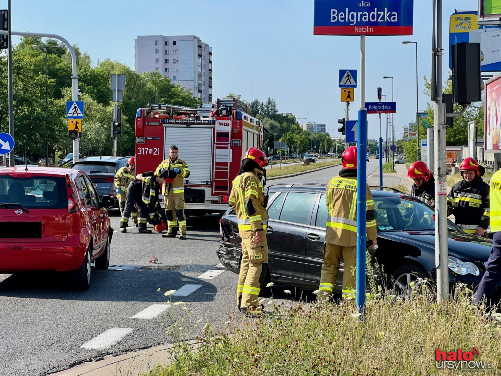 Poważna stłuczka na skrzyżowaniu Belgradzkiej i Rosoła. Niedziałająca sygnalizacja zgubiła kierowców