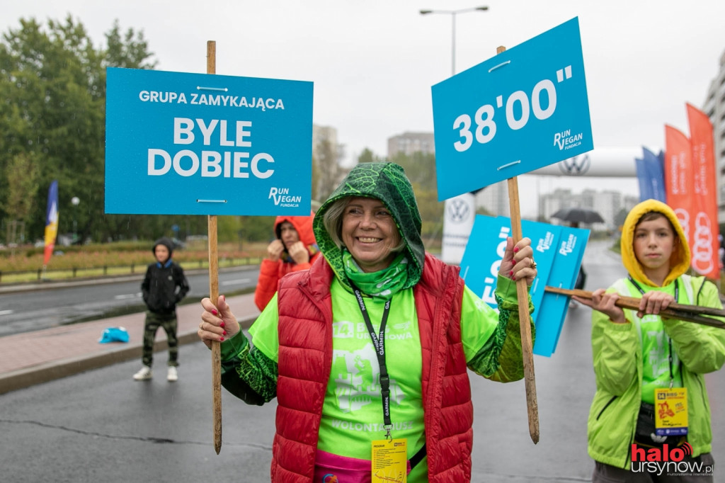 Neonowa fala w alei KEN! 1,3 tys. uczestników w 14. Biegu Ursynowa [ZOBACZ ZDJĘCIA]