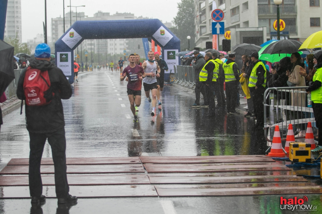 Neonowa fala w alei KEN! 1,3 tys. uczestników w 14. Biegu Ursynowa [ZOBACZ ZDJĘCIA]