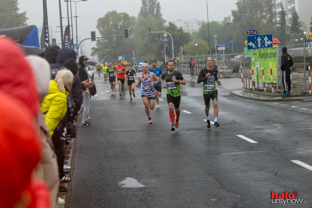 Neonowa fala w alei KEN! 1,3 tys. uczestników w 14. Biegu Ursynowa [ZOBACZ ZDJĘCIA]