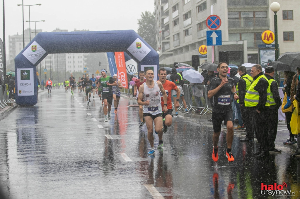 Neonowa fala w alei KEN! 1,3 tys. uczestników w 14. Biegu Ursynowa [ZOBACZ ZDJĘCIA]
